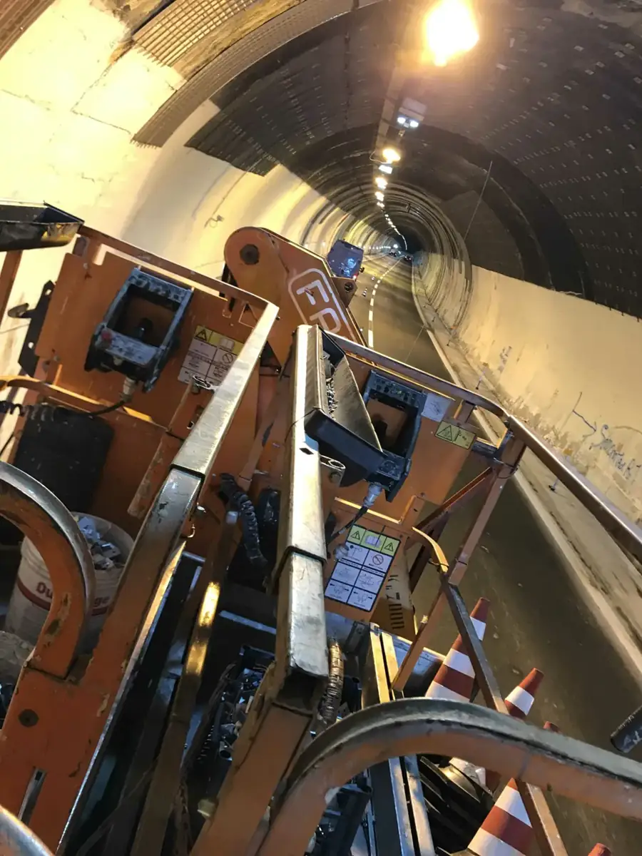 Autostrada A1 · lavorazioni impiantistiche in galleria