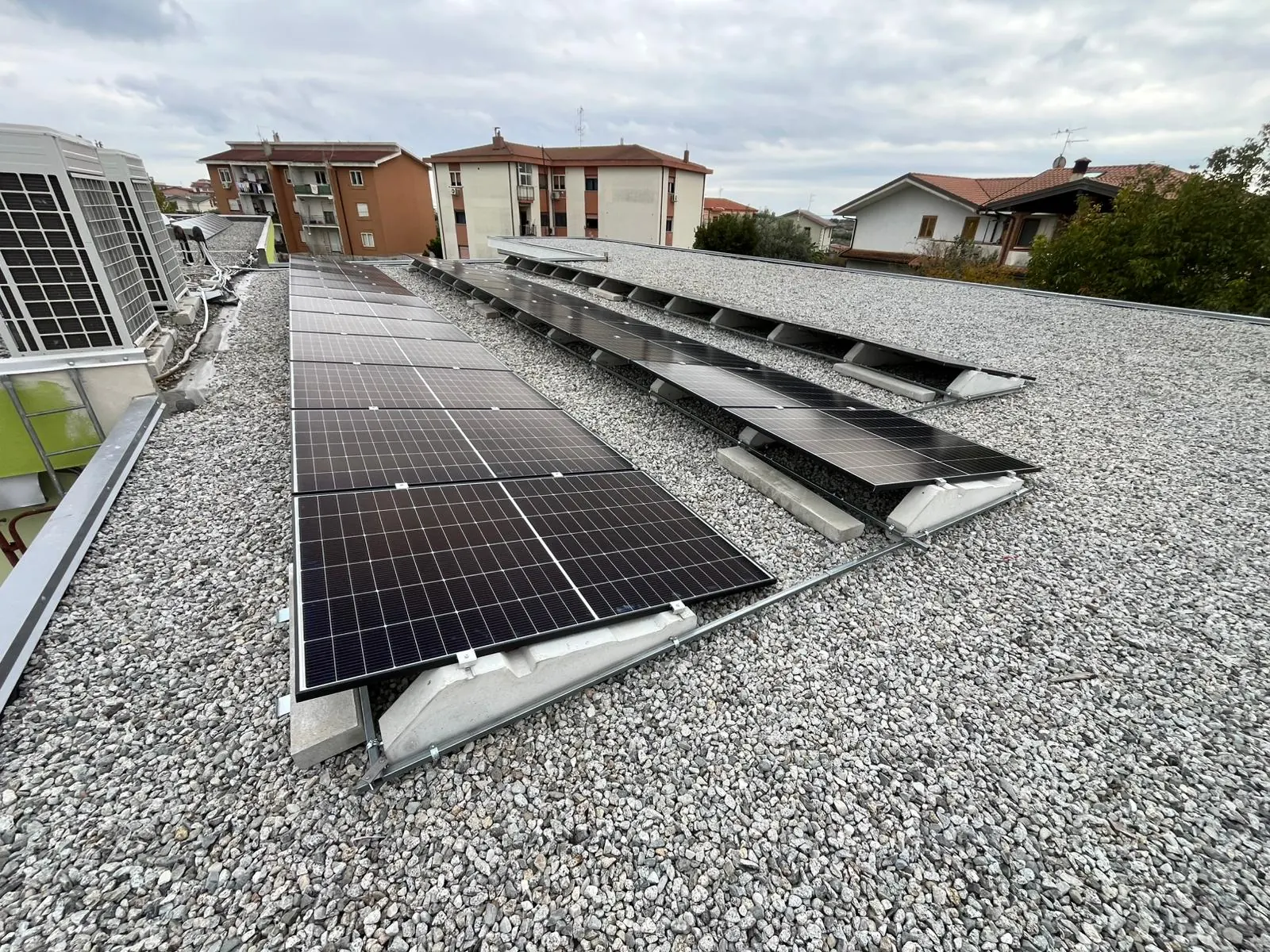 Disposizione dei moduli fotovoltaici in copertura