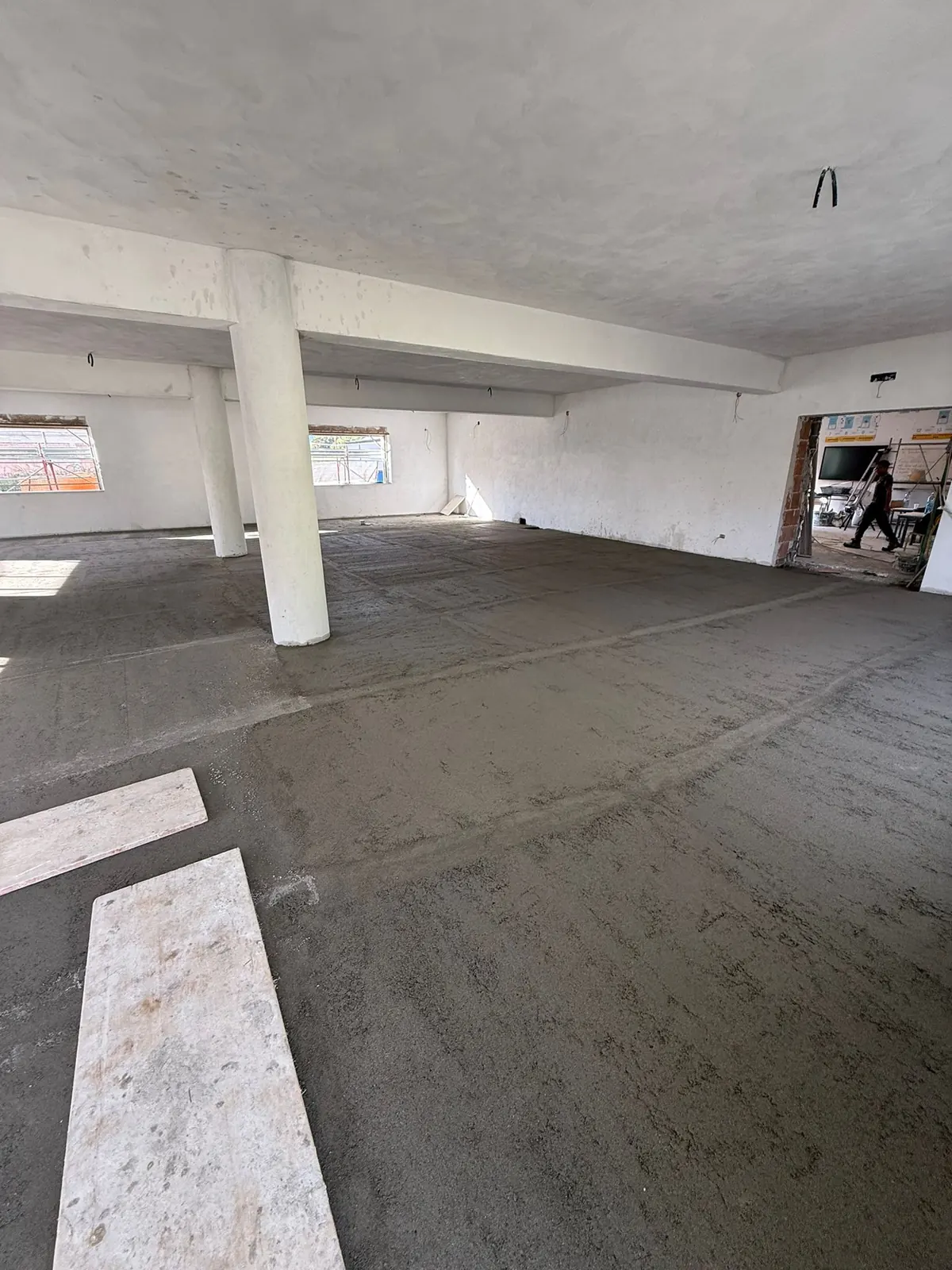 Preparazione dei sottofondi della sala