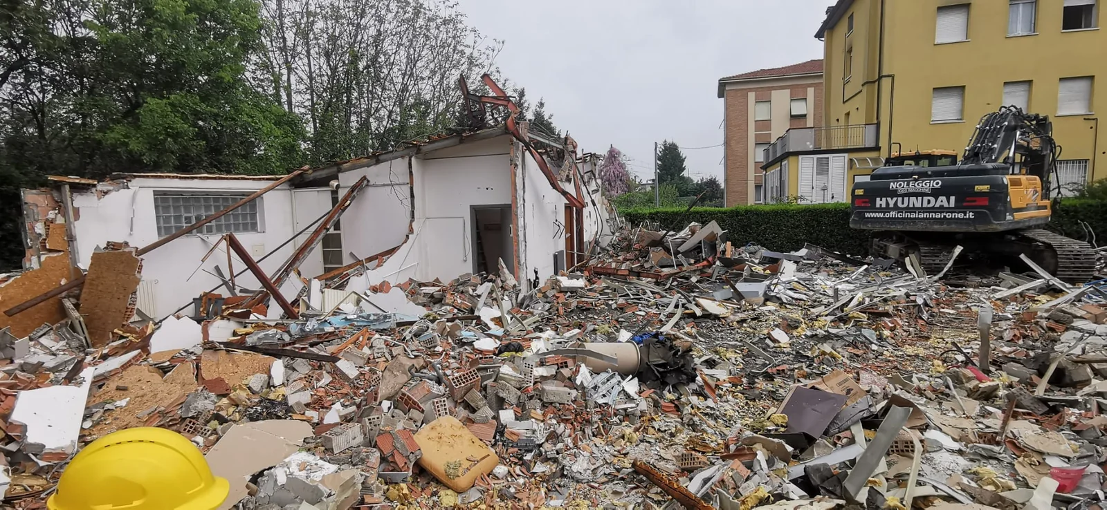 Ex Marinai d’Italia · demolizione del fabbricato